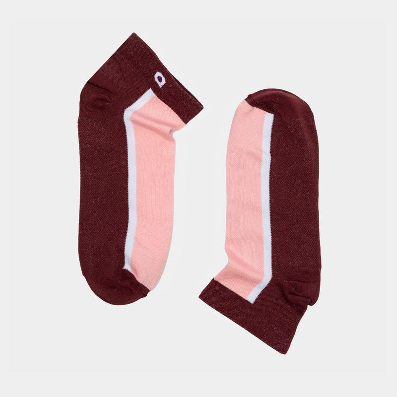 A pair of ankle socks with burgundy toes, heels, and cuffs, light pink bodies, and a thin white stripe running along each side, displayed on a plain white background.